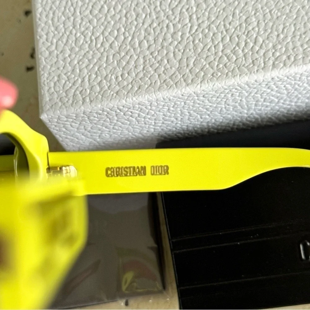 New! Dior Signature B1U 66C0 Sunglasses, Neon Yellow, Authentic - Picture 10 of 12